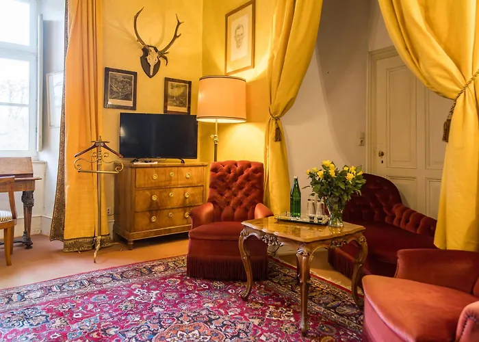 Burg Satzvey 乡村民宿 *