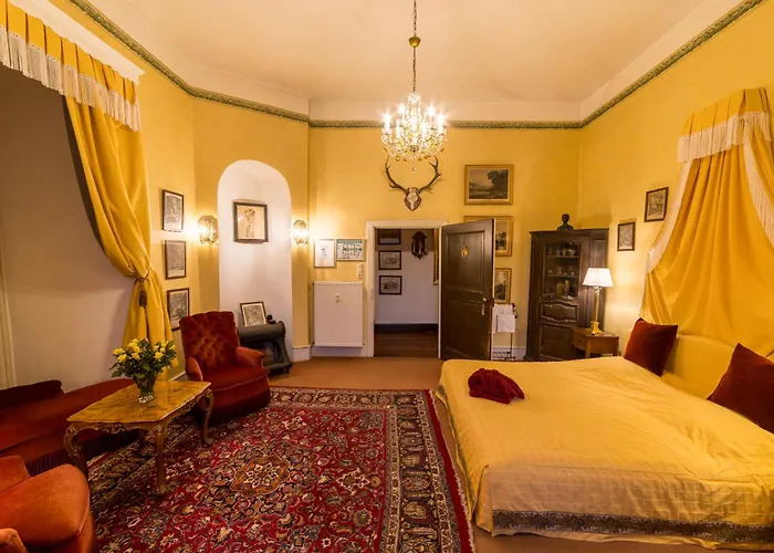 Burg Satzvey 乡村民宿 梅谢尼希